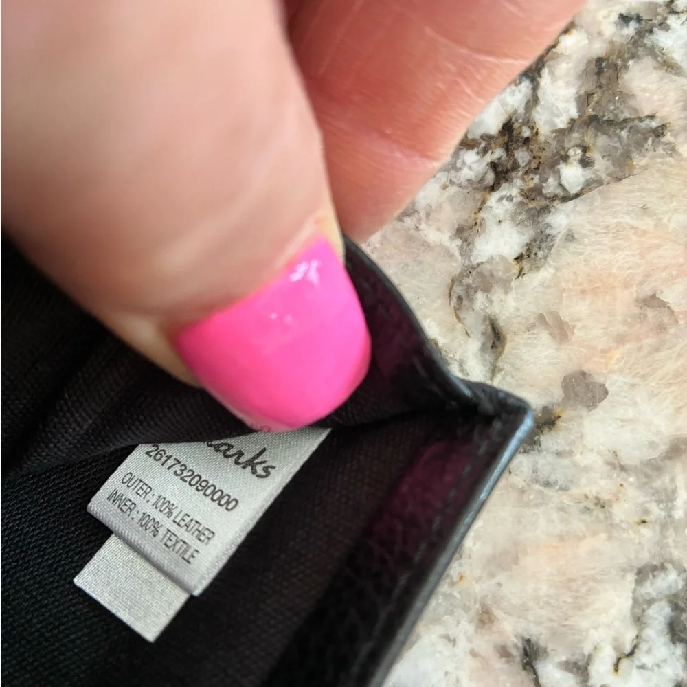 Clarks PEBBLE Men’s Black LEATHER (100%) Wallet! Absolutely Gorgeous!